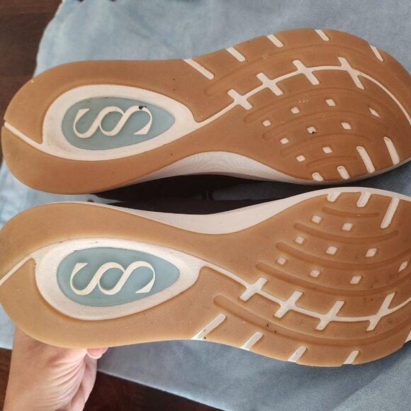 Saysh One size 8 womens An Everyday, Multipurpose Shoe sneaker shoe - Picture 6 of 6